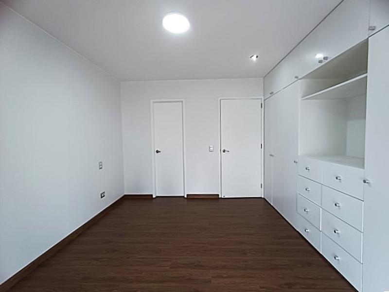 Departamento en Venta en el Corazón de Miraflores 3 Dormitorios $254,000 A.C. 111 mt.