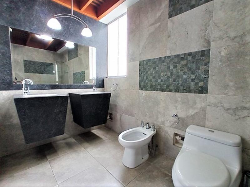 Pent-house Dúplex en Alquiler Zona Exclusiva San Isidro 4 Dormitorios $5,500 A.C. 410 mt.