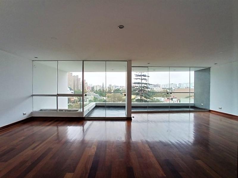 Pent-house Dúplex en Alquiler Zona Exclusiva San Isidro 4 Dormitorios $5,500 A.C. 410 mt.