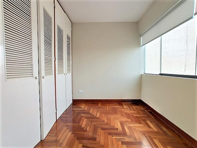 Departamento en Venta Frente al Mar en Miraflores 2 Dormitorios $235,000 A.C. 95 mt.