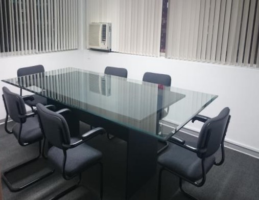Oficina en Alquiler en Centro Empresarial de San Isidro $1,200 A.C. 96 mt. Cochera