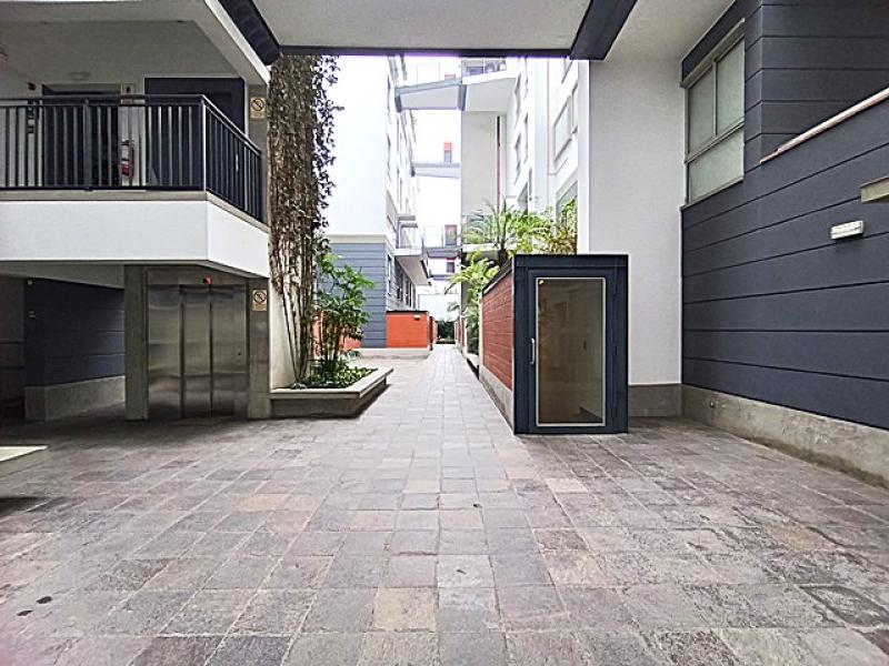Departamento en Venta en el Corazón de Miraflores 3 Dormitorios $254,000 A.C. 111 mt.