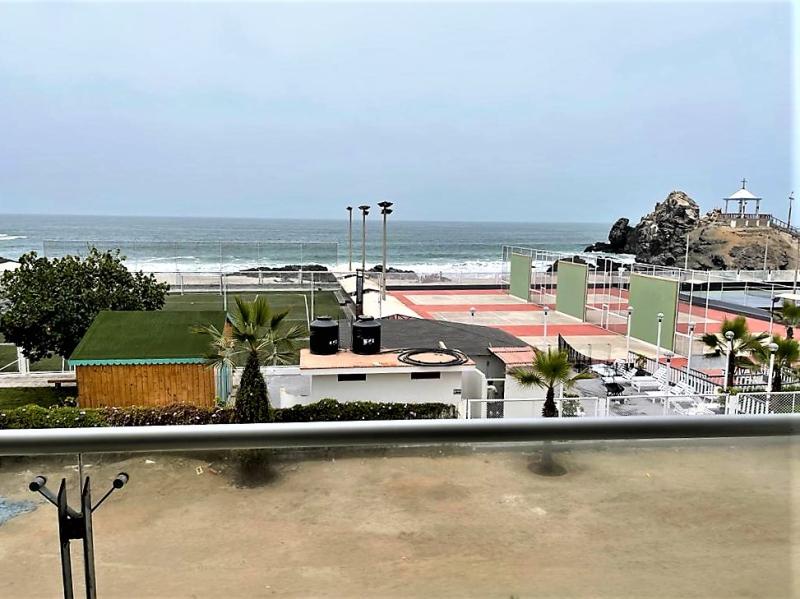 Departamento en Venta en Punta Negra con Vista al Mar 3 dormitorios $200,000 A.C 140 mt.