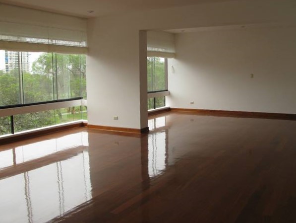 Departamento en Alquiler en San Isidro Frente al Golf 4 Dormitorios $3,000 A.C. 320 mt.