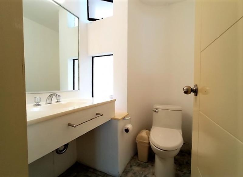 Casa Ideal oficina Administrativa Puerta Cerrada en Alquiler Urb. Santa Rita Surco $2,200