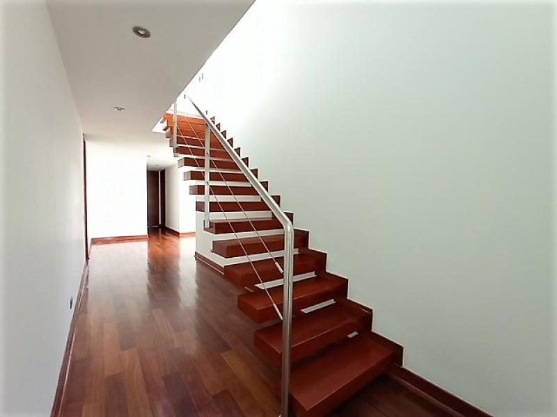 Pent-house Dúplex en Alquiler Zona Exclusiva San Isidro 4 Dormitorios $5,500 A.C. 410 mt.