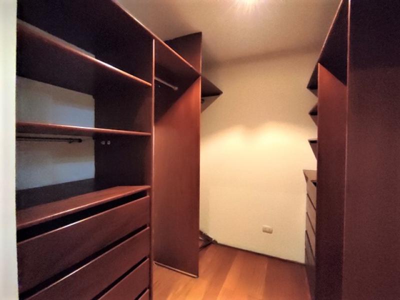 Dpto. en Vta. Zona Exclusiva de Chacarilla Surco 3 Dorm. $369,000 A.C. 198 MT.