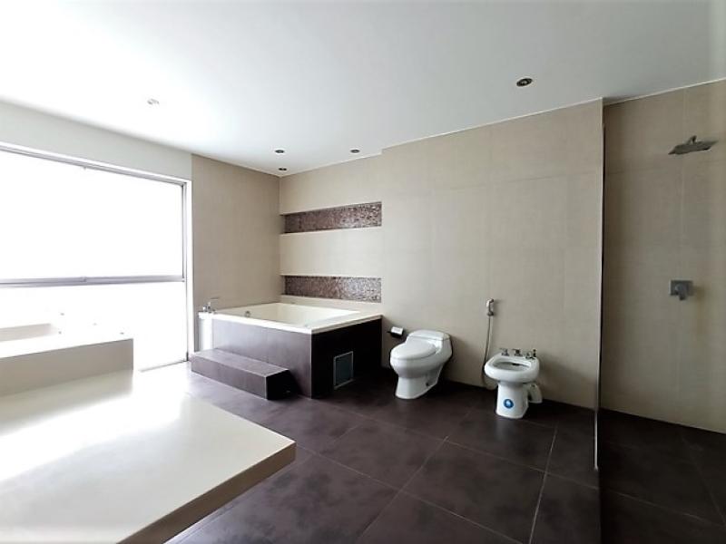 Pent-house Dúplex en Alquiler Urb. Chacarilla Surco Frente a Parque 4 Dormitorios $2,700