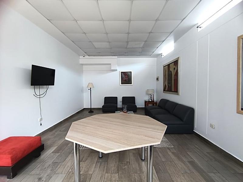 Dpto. en Venta Miraflores áreas Comunes 2 dormitorios + escritorio $210,000 AC. 89 mt.