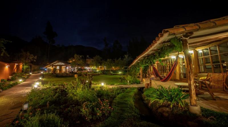 Excelente Hotel en Venta Urubamba Cusco Ambientes Cómodos 2,475,000 A.T. 5,500