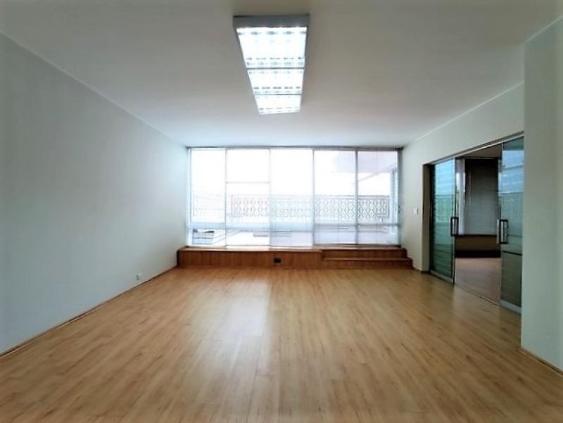 Casa Ideal oficina Administrativa Puerta Cerrada en Alquiler Urb. Santa Rita Surco $2,200