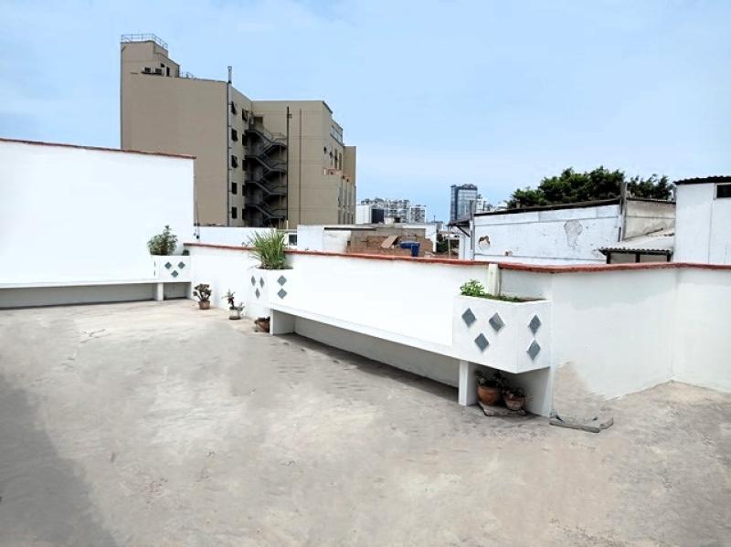 Casa en Venta de 2 Plantas en Miraflores Cerca a Parque A.t. 301 MT. $649,000