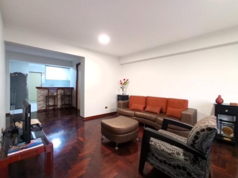 Departamento Venta Miraflores Vista Exterior 2 dormitorios + escritorio $184,000 AC100 mt.