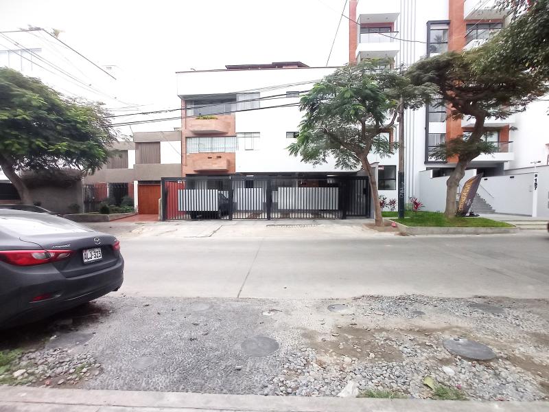 Departamento en Alquiler en Surco Terraza 3 Dormitorios A.C. 155 mt.