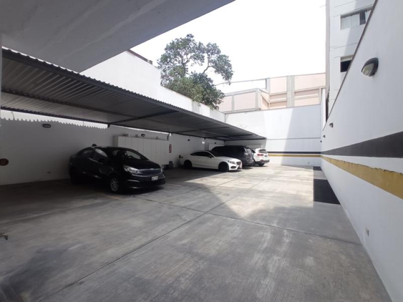 Estupendo Pent-house Triplex en Alquiler en Barranco 4 Dorm. $3,300 A.O. 480 mt.