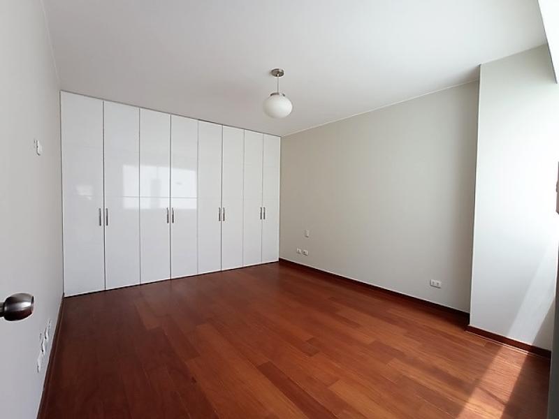 Pent-house Dúplex en Alquiler Urb. Chacarilla Surco Frente a Parque 4 Dormitorios $2,700