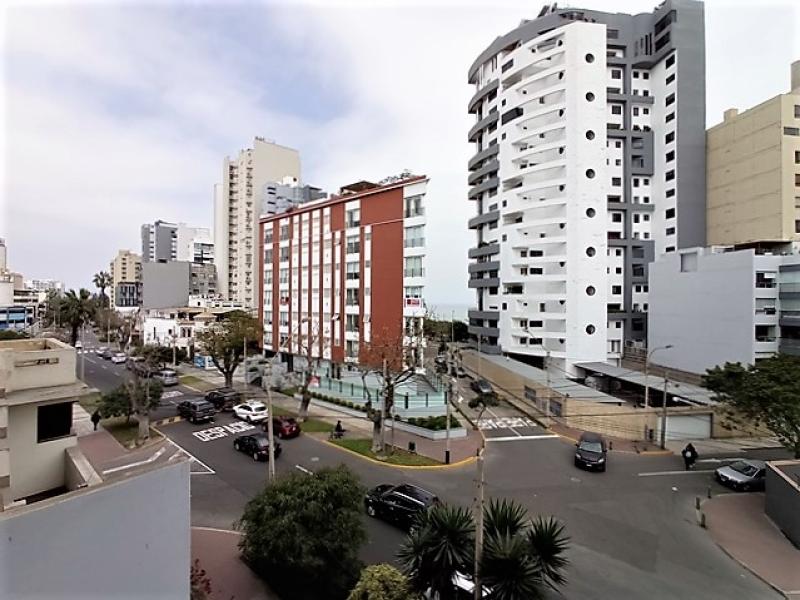 Departamento en Alquiler Sin Muebles en Miraflores Cerca al Malecón 2 dormitorios $850