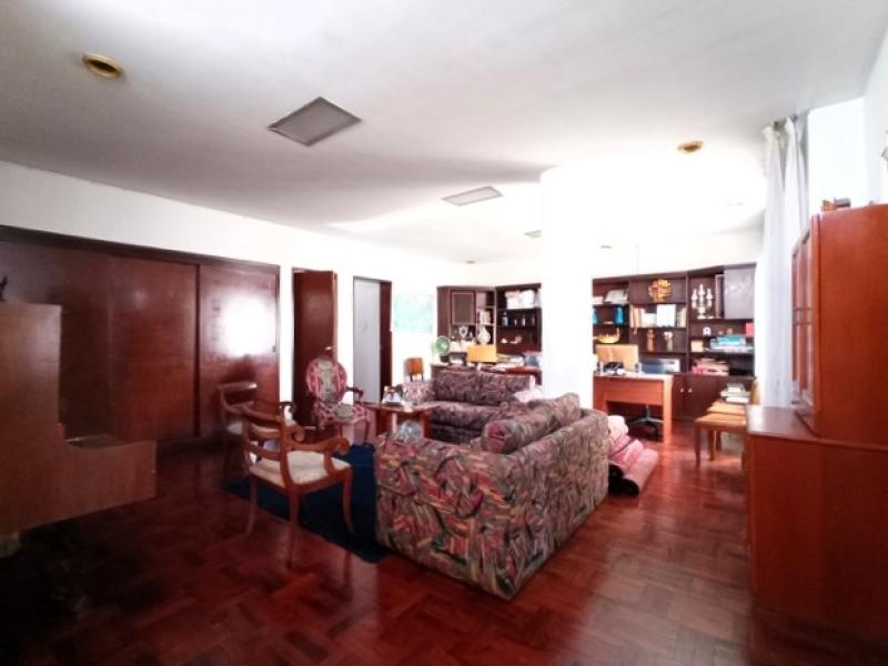 Casa en Venta de 2 Plantas en Miraflores Cerca a Parque A.t. 301 MT. $649,000