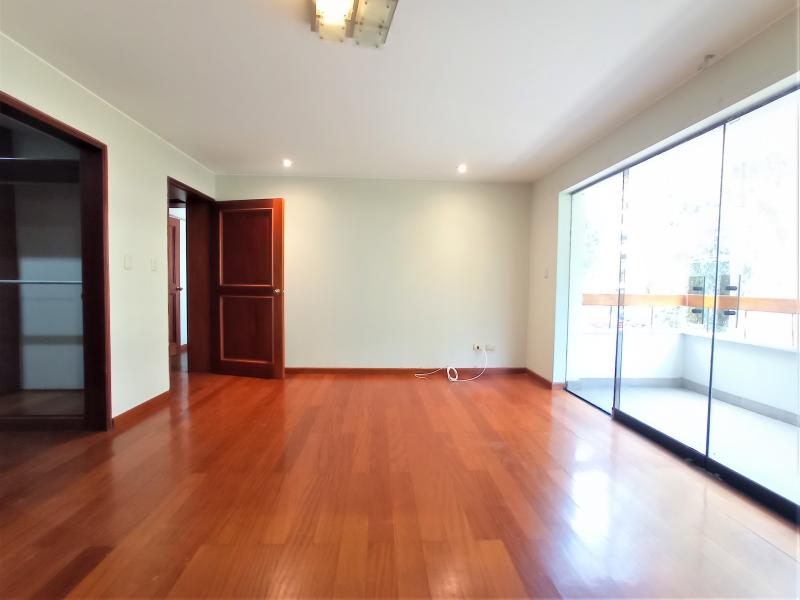 Excelente Dpto. Alq. s/m en la Zona de Chacarilla, Surco 3 Dorm. $1,300 A.C. 200 mt
