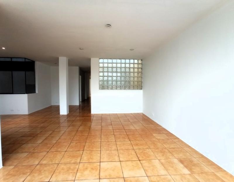 Departamento Dúplex en Venta en Cercado de Lima 3 Dormitorios $125,000 A.O. 177 mt.