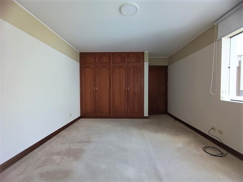 Dpto. en Alq. CHACARILLA - Surco Zona Exclusiva 3 Dorm. A.C. 241.40  $1,800