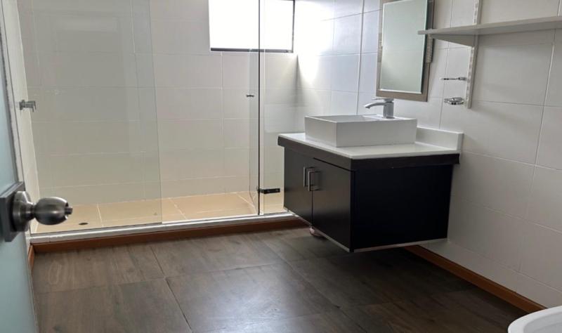 Estupendo Dpto. Triplex en Alquiler en Miraflores Terraza Amplia $2,200 A.O. 360