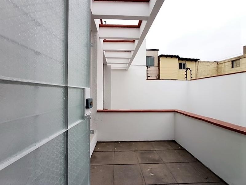 Casa Ideal oficina Administrativa Puerta Cerrada en Alquiler Urb. Santa Rita Surco $2,200