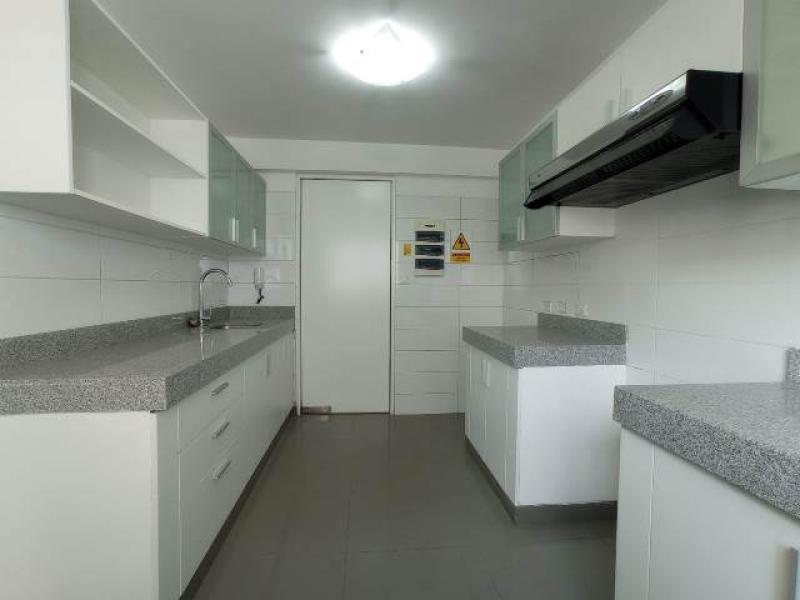 Departamento Dúplex en Alquiler Urb. Aurora Miraflores 3 Dormitorios $1,450 A.C. 170 mt.