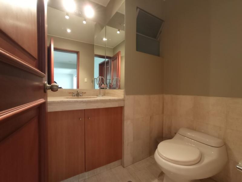 Dpto. en Vta. Zona Exclusiva de Chacarilla Surco 3 Dorm. $369,000 A.C. 198 MT.