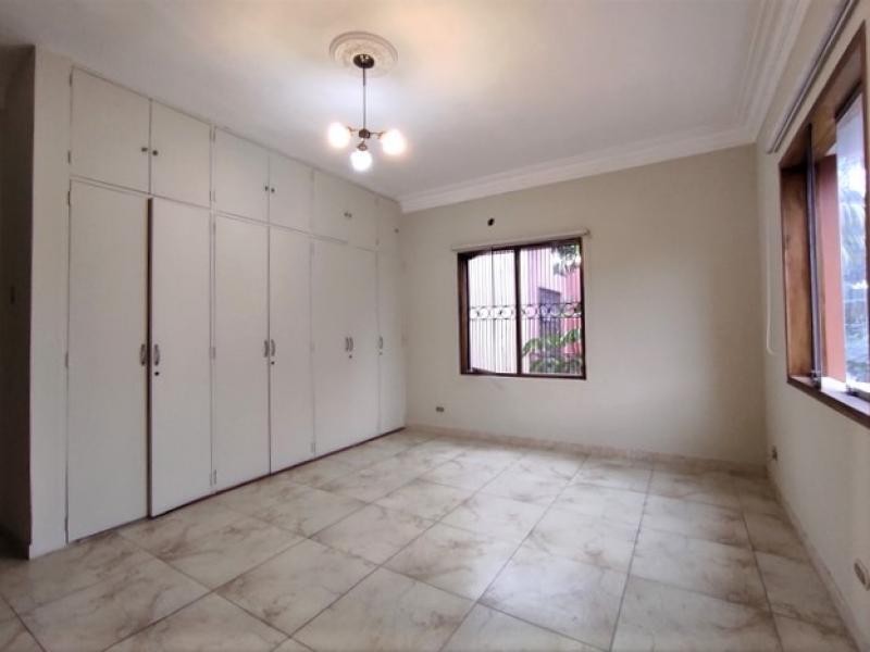 Casa en Alquiler en Zona Exclusiva de San Isidro  4 Dormitorios