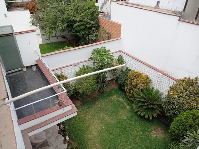 Casa en Venta de 2 Plantas en Miraflores Cerca a Parque A.t. 301 MT. $649,000