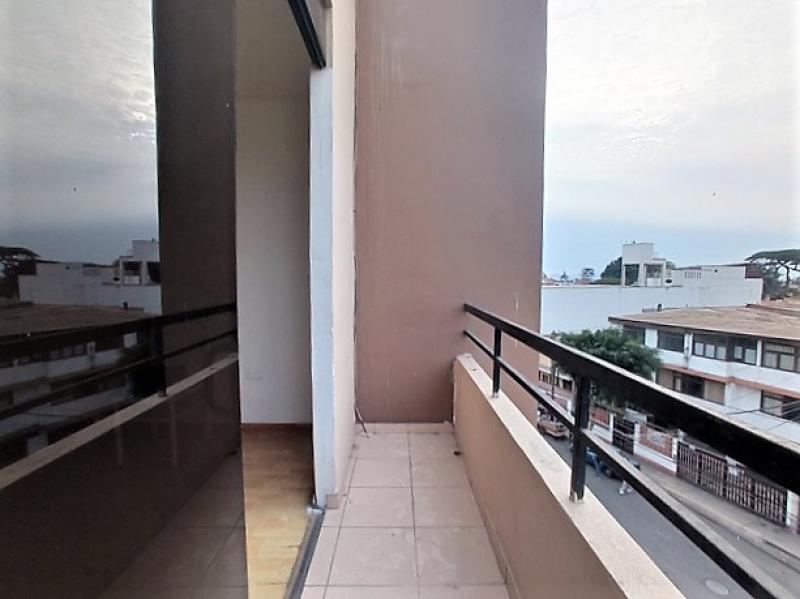 Departamento en Venta Chorrillos Limite con Barranco 3 dormitorios US$78,000 A.C. 87 mt.