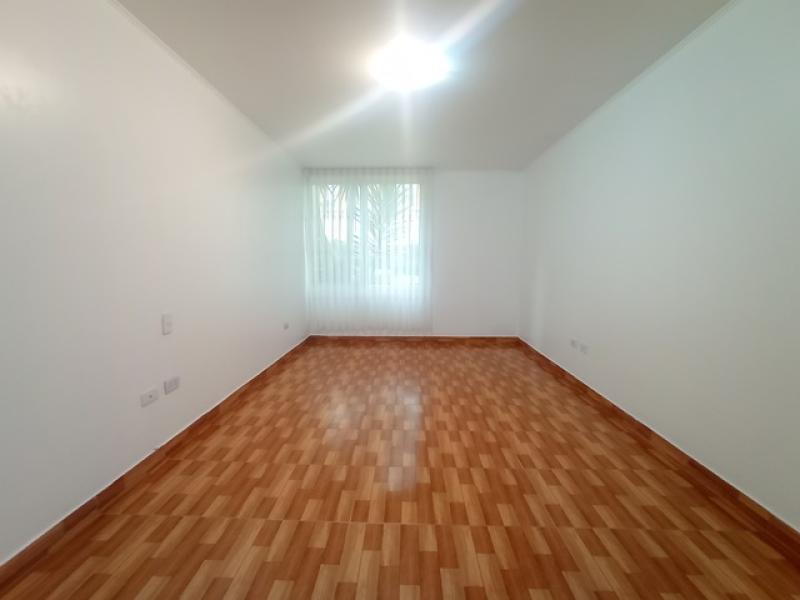 Departamento en Alquiler en Miraflores 1er. Piso 2 Dormitorios $900  A.O 118 mt.