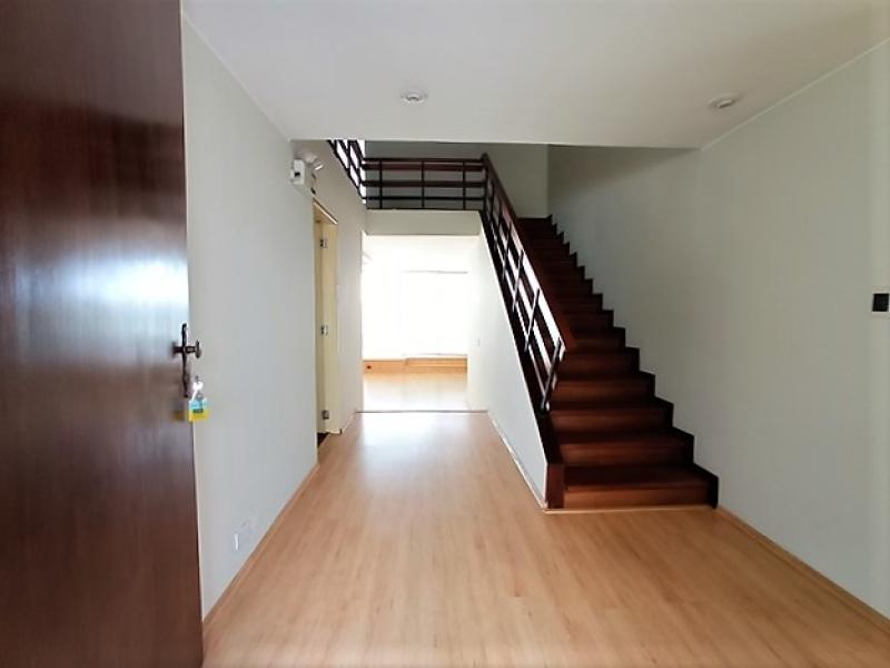 Casa Ideal oficina Administrativa Puerta Cerrada en Alquiler Urb. Santa Rita Surco $2,200