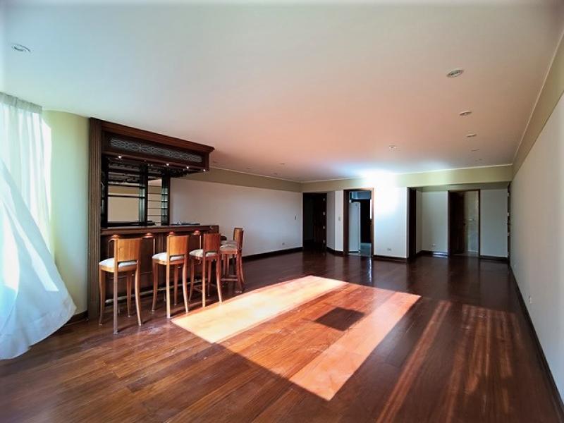 Dpto. en Alq. CHACARILLA - Surco Zona Exclusiva 3 Dorm. A.C. 241.40  $1,800