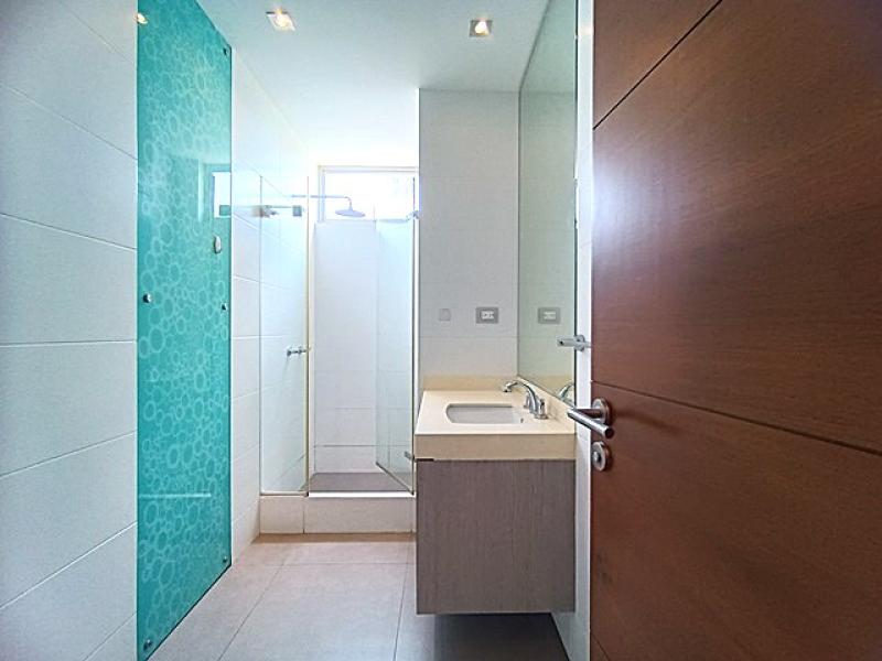 Exclusiva Residencia en Venta en Urb. Aurora Miraflores 4 Dormitorios 4 Baños A.T  315 mt.