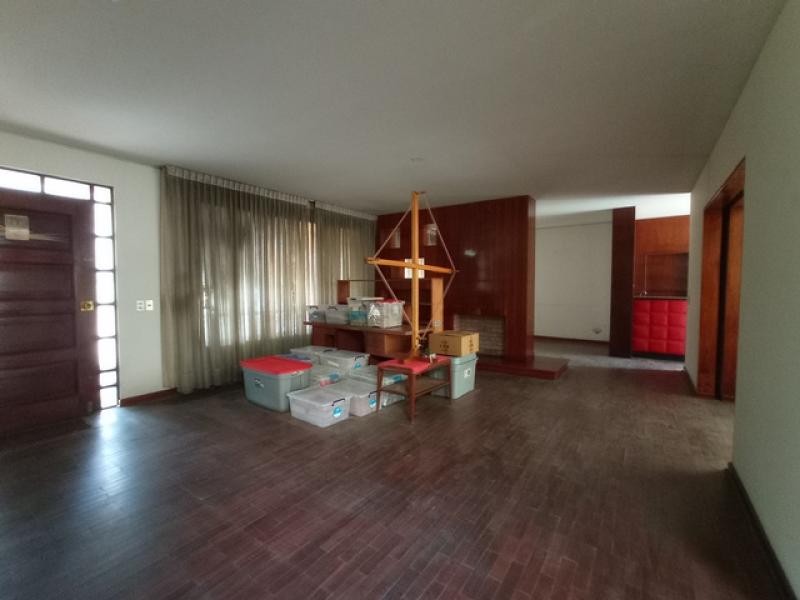 Casa en venta como Terreno en Esquina y Frente a Parque A.T. 390 mt. $900,000