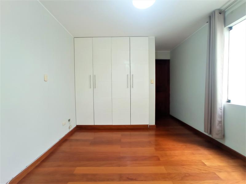 Excelente Dpto. Alq. s/m en la Zona de Chacarilla, Surco 3 Dorm. $1,300 A.C. 200 mt