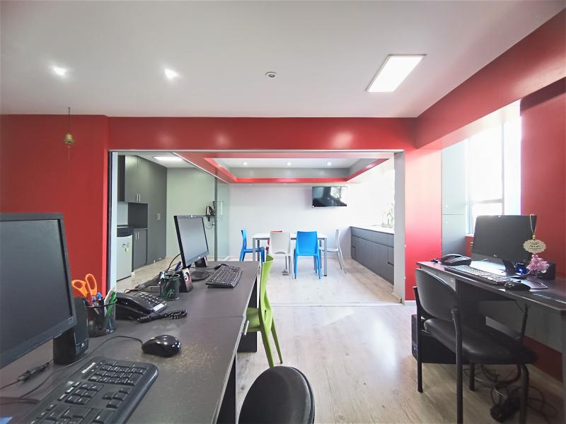 Oficina/Vivienda en el Corazón de Miraflores Venta 2 Ambientes A.C. 49 mt. $105,000