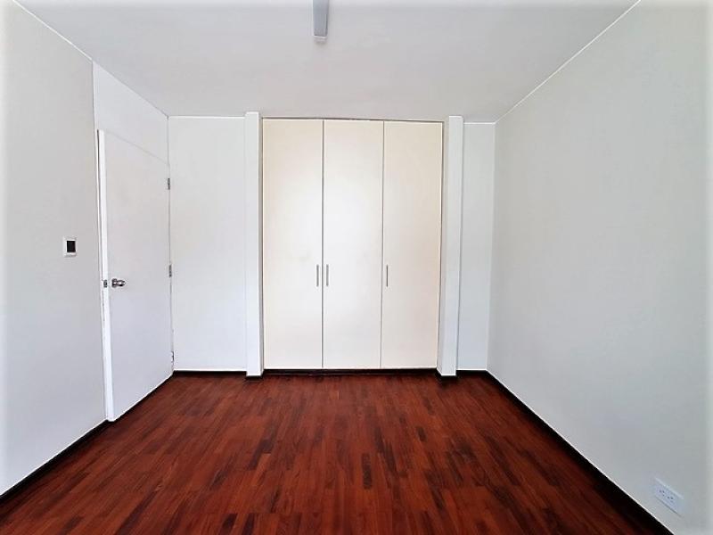 Casa Ideal oficina Administrativa Puerta Cerrada en Alquiler Urb. Santa Rita Surco $2,200