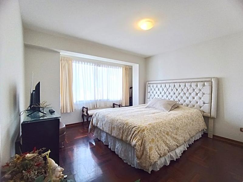 Dpto. en Venta Miraflores áreas Comunes 2 dormitorios + escritorio $210,000 AC. 89 mt.