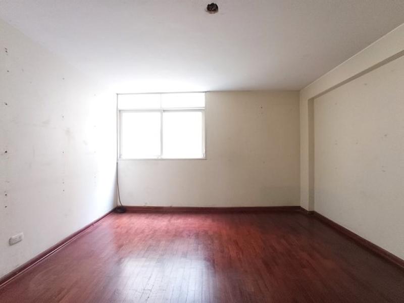 Departamento en Venta en Miraflores 3 Dormitorios $185,000 A.C. 170 mt.