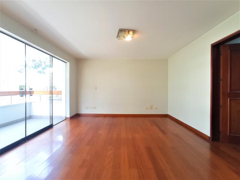 Excelente Dpto. Alq. s/m en la Zona de Chacarilla, Surco 3 Dorm. $1,300 A.C. 200 mt