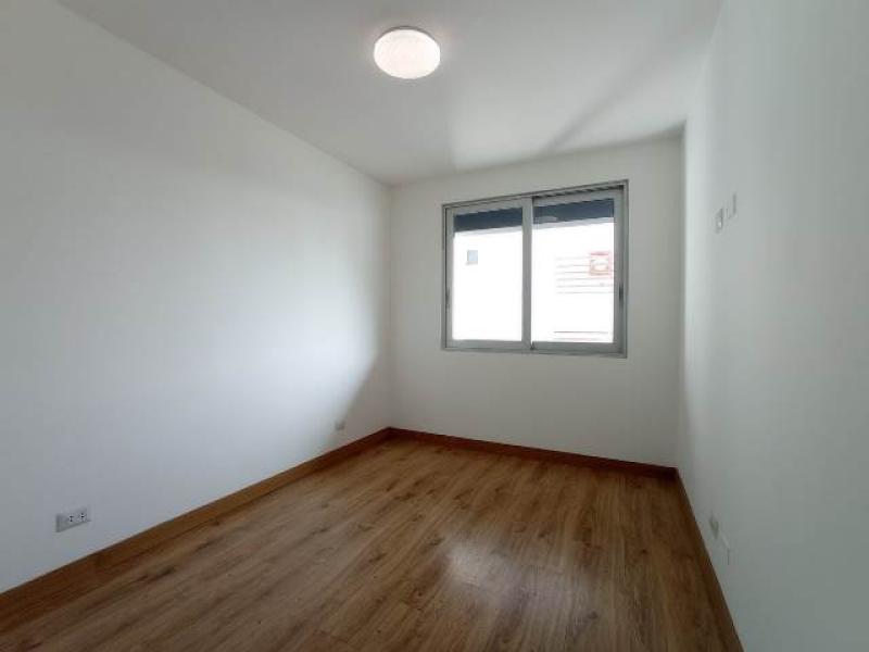 Departamento Dúplex en Alquiler Urb. Aurora Miraflores 3 Dormitorios $1,450 A.C. 170 mt.