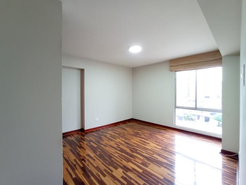 Dúplex en Venta en Urb. San Antonio Miraflores 3 Dormitorio $198,000 A.C. 130 mt.