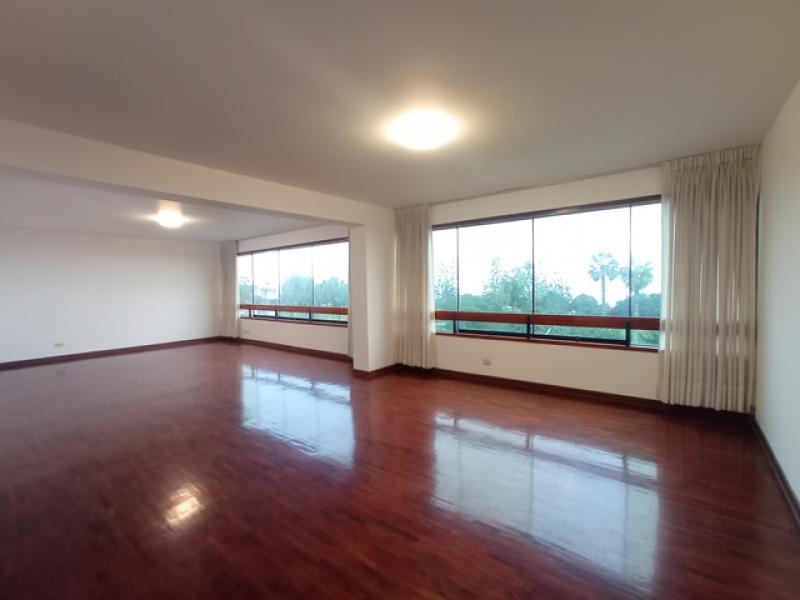 Departamento en Alquiler Miraflores Frente al Mar 3 Dormitorios $1,290 A.T.160 mt.