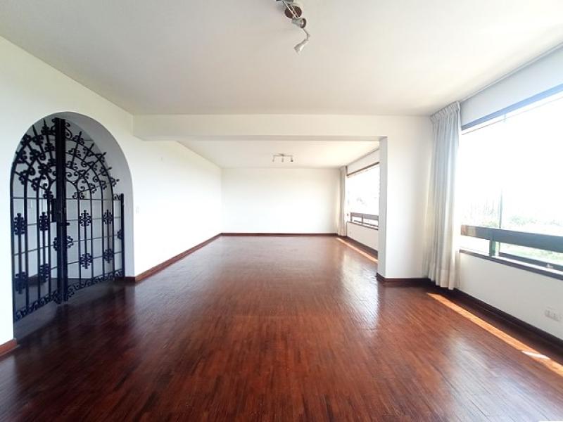 Departamento en Venta en Malecón Miraflores 3 Dormitorios $535,000 A. C. 159 mt.