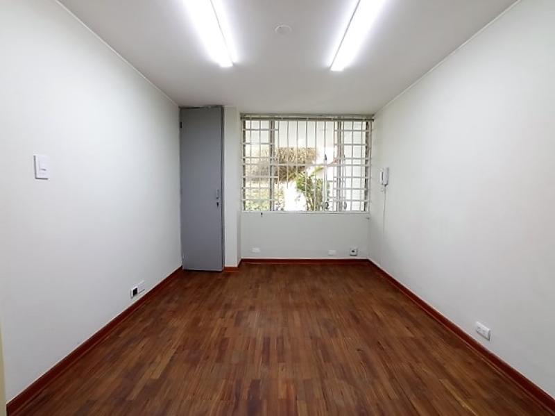 Casa Ideal oficina Administrativa Puerta Cerrada en Alquiler Urb. Santa Rita Surco $2,200