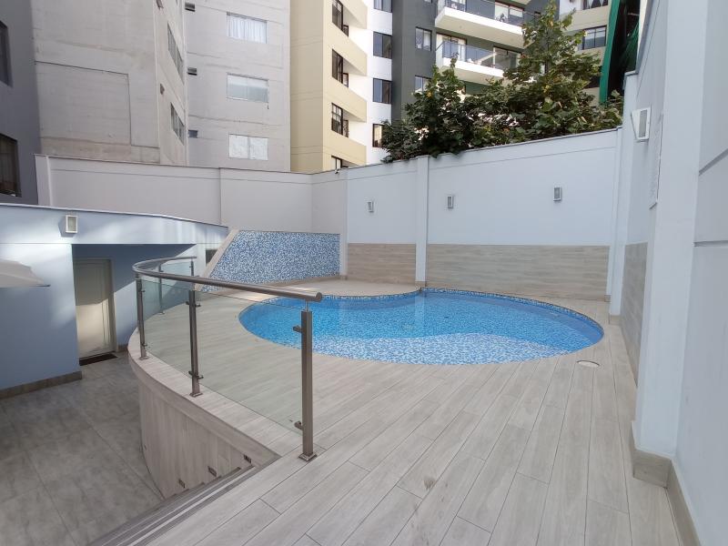 Exclusivo Dpto. Frente al Mar en Malecón Cisneros en Alquiler 3 Dorm. A.C. 198 mt. $2,400