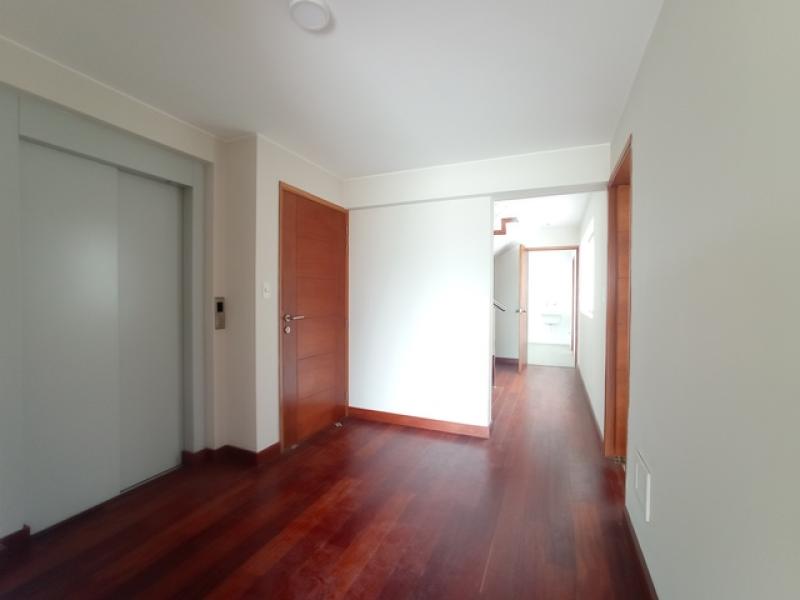 Departamento en Alquiler en San Isidro Limite con San Borja 3 Dormitorios $1,500 A.O 176 m